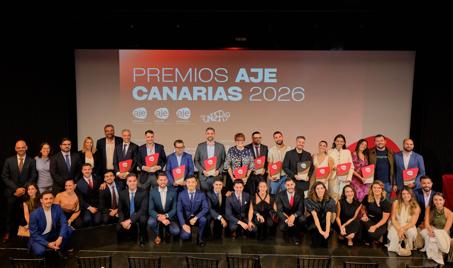 VII Premios AJE Canarias: Clínica Paule brilla en la gran noche del emprendimiento joven