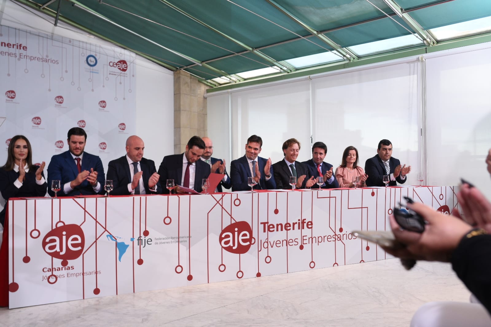 presentación de la nueva junta de AJE Tenerife